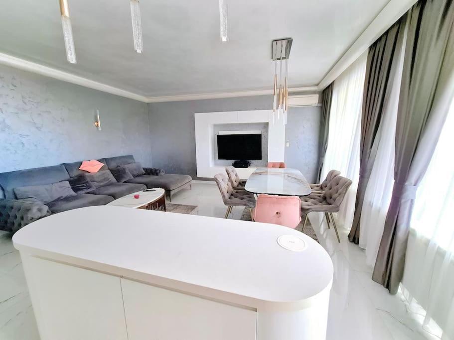 Spacious Prestige Penthouse Warna Exterior foto